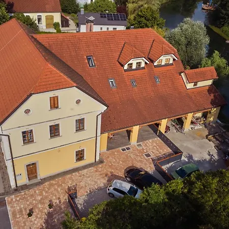 Ob Krki And Gym * Kostanjevica na Krki
